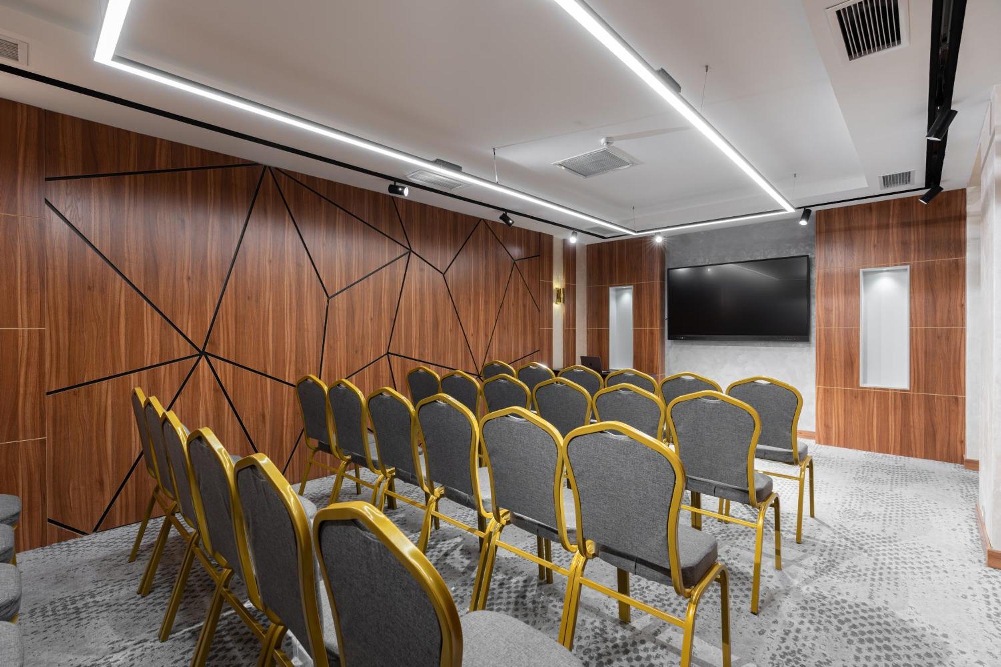 Europe Hotel Tashkent Bagian luar foto
