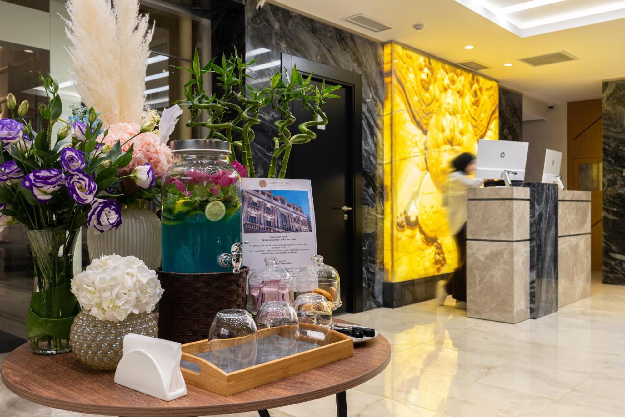 Europe Hotel Tashkent Bagian luar foto